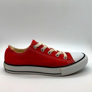Girls Converse canvas Chuck Taylor low tops